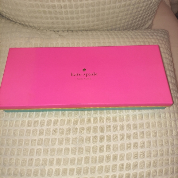 Kate's Spade NWT Live Colorfully Watch Set Rhinestones Bezel MOP Face 2 bands - Picture 10 of 16